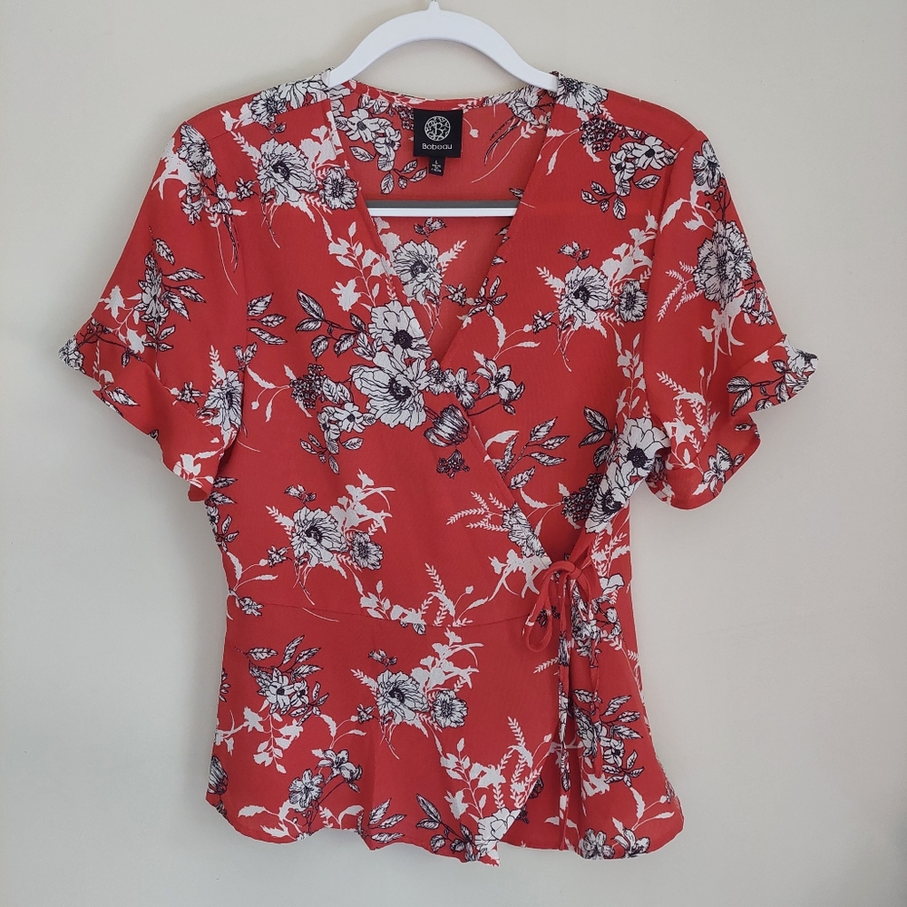Bobeau L short sleeve red floral top